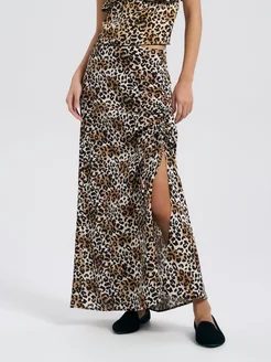Юбка из вискозы с леопардовым принтом и разрезом по бедру